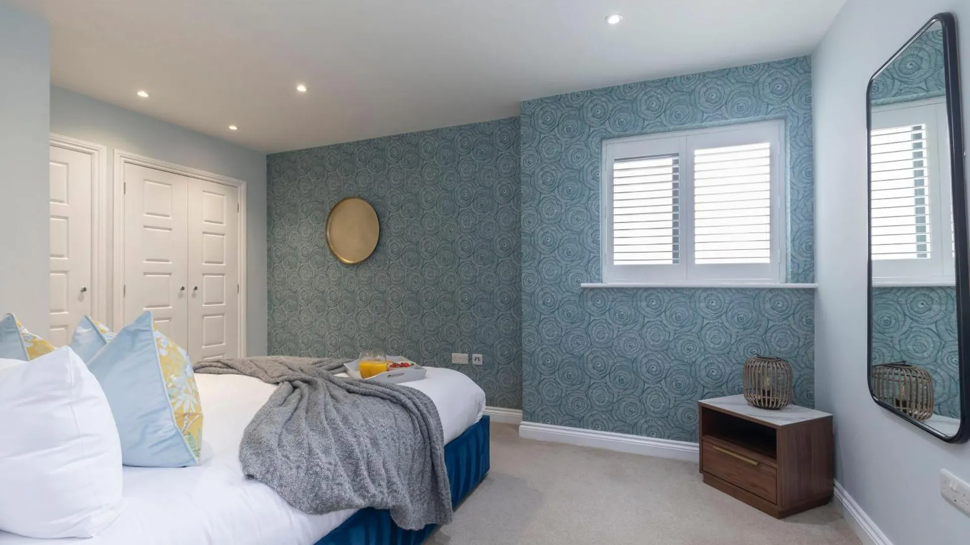 Elliot Oliver - Charming One Bedroom Apartment With Parking In The Docks Gloucester