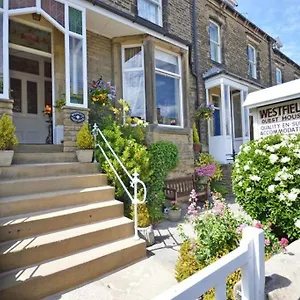 Westfield House - Characterful 7 Bedroom Townhouse Holiday home Skipton