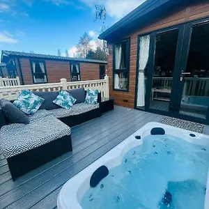 Buttermere With Hot Tub Holiday home Barmby on the Moor