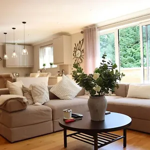  Apartment The Bourne, Westbourne