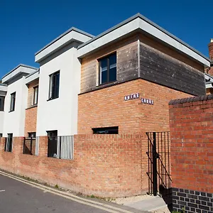  Apartment Quire Court