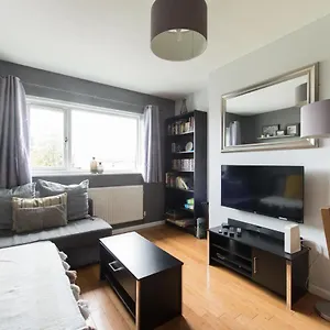  Apartment Chesterton Court